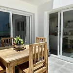 Beachfront White Pearl Suite Zanzibarhouses