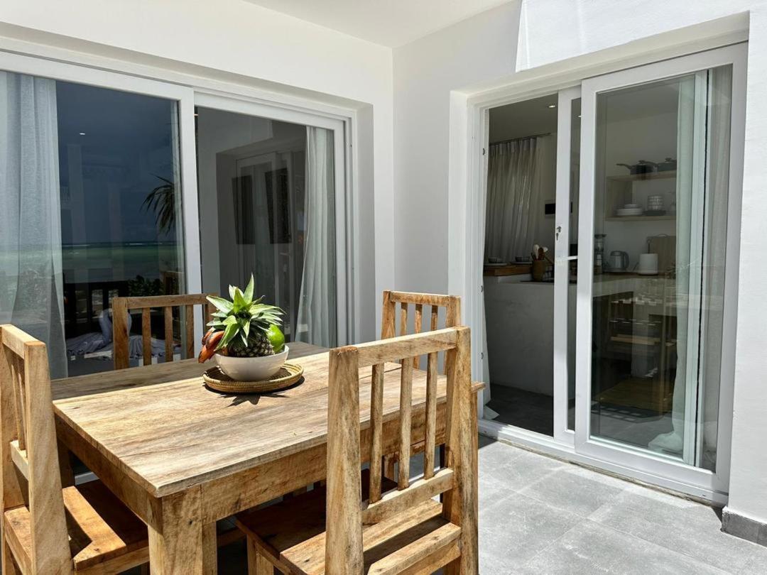 Beachfront White Pearl Zanzibarhouses Gulioni